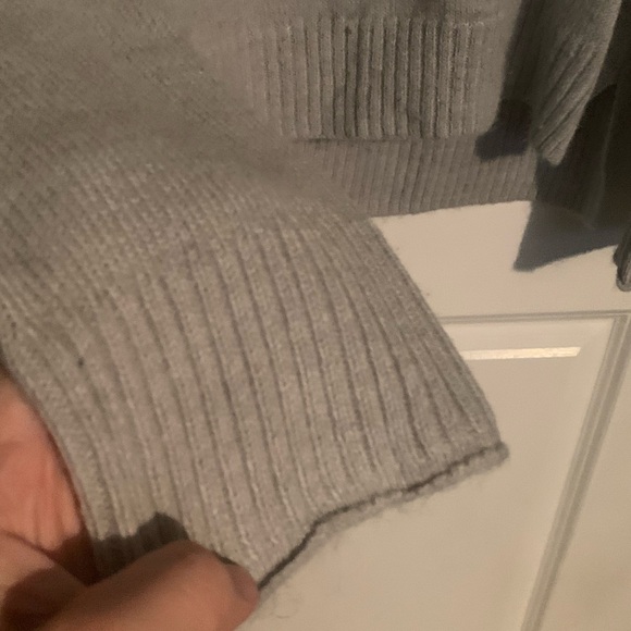 Gray Banana Republic Sweater ~ Size Small - Picture 2 of 6